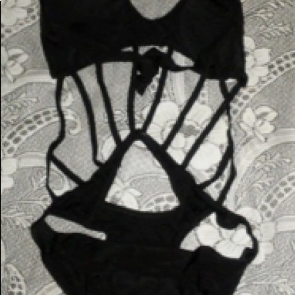 Women Sexy One Piece Swimsuit - Picture 4 of 4